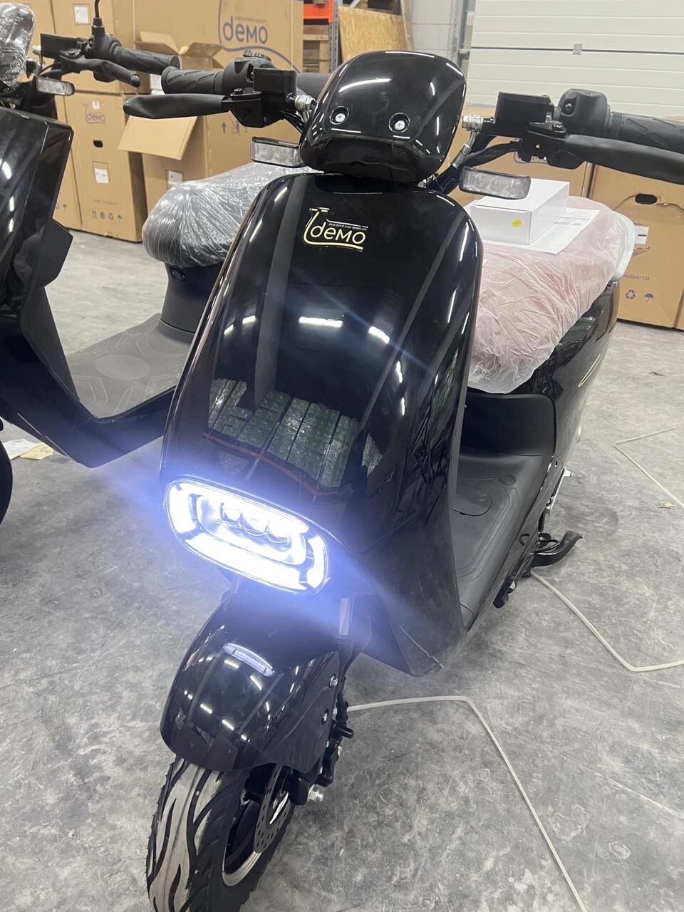 Електроскутер IDemo Pleasure Aura B80-LA 800W-60V-20Ah шини 10"/10" купити дешево в Украіні від компанії Aba-Opt - фото 1