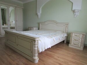 Дубове двоспальне ліжко Преміум слонова кістка з золотом