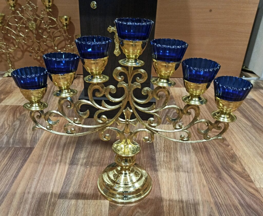 Напрестольний семісвічнік малий латунний від компанії Церковна крамниця "Покрова" - церковне начиння - фото 1