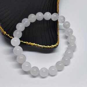 Браслет на 22 намистин з каменя 8 мм халцедон