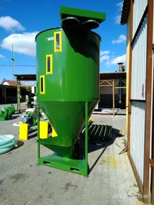 Шнековий змішувач для кормів з напівсухих сумішей та матеріалів об'ємом 3000 кг. 5,5кВт.