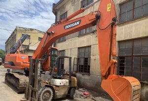 Гусеничний екскаватор DOOSAN DH 220 LC-71 2013 г. в.