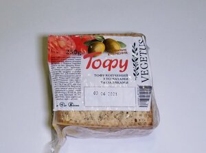 "Тофу" Копчений з томатами та оливками