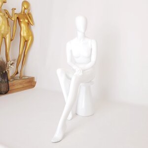 Манекен сидячий жіночий білий глянсовий для магазину одягу