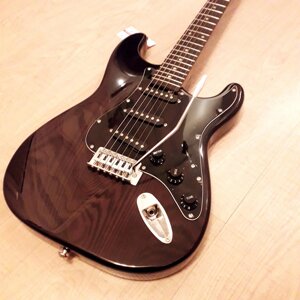 Електрогітара Fender Stratocaster Standard SSS Ясен China