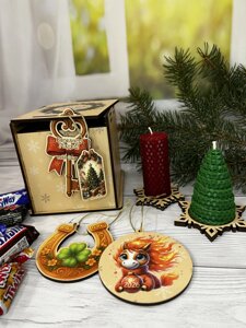 Новорічний подарунковий набір у дерев’яній коробц. Подарунок для дітей на Різдво. Корпоративні подарунки на Новий рік