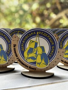 Дерев'яна нагородна статуетка "Бокс", нагородний кубок спортсмену, тренеру