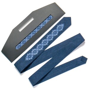 Тонка вишита краватка №720