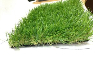 Штучна декоратіівная трава для газону 40мм ширина 2м і 4 м