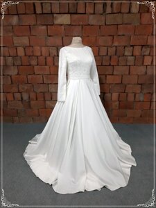 Сукня весільна 46 молочний