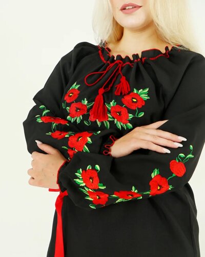 Вишиванка жіноча чорна з маками Лора, вишиванка класична блуза з довгим рукавом Макі