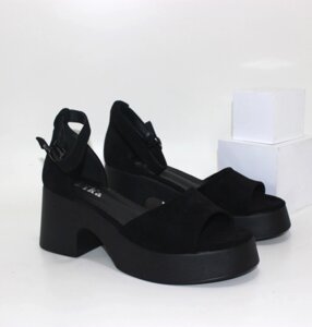 Чорні жіночі босоніжки на легкій підошві піна 37 . 39