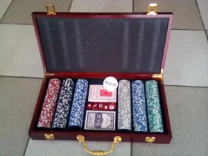 Професійний набір для гри в покер, на 300 фішок. Оригінальний кейс з дерева. Виробництво Тайвань.