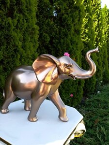 Статуетка "Слоненя"Мармурова крихта, покрита міддю. Іспанія.
