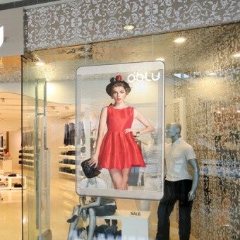 Цифровой прозрачный LED-постер 63” Prestigio ##от компании## Интерактивное оборудование - ##фото## 1