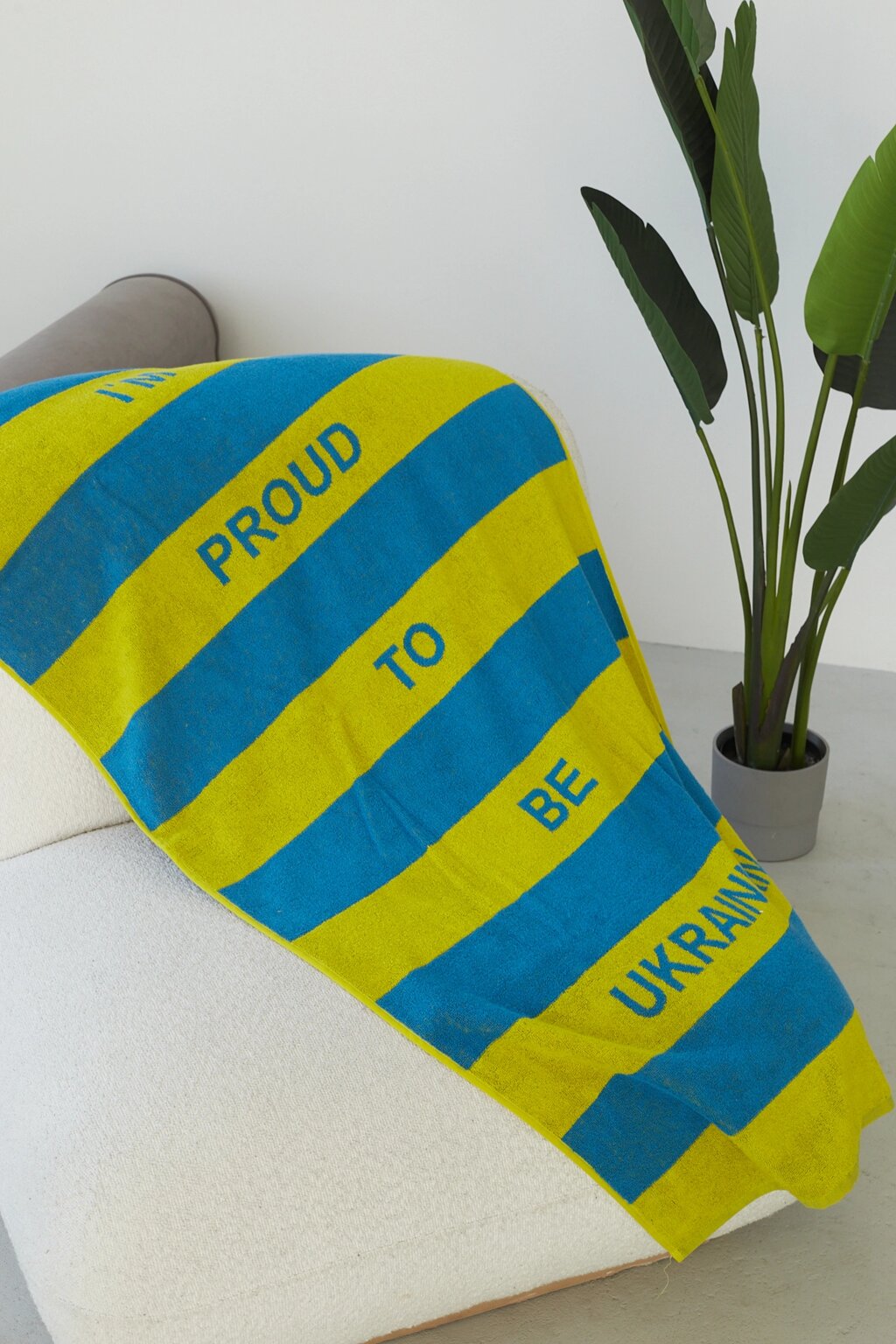 Пляжний махровий рушник Ukraine 70х140 см 450 г/м2 від компанії IDEAL TEXTILE: махрові рушники, халати, постільна білизна - фото 1