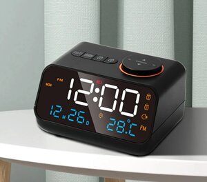 Настільний годинник з радіо і будильником арт. 04516