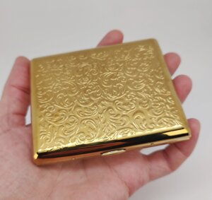 Металевий портсигар золотий з малюнком (на 20 сигарет) арт. 04086