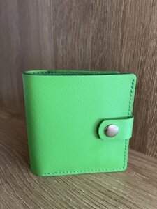 Жіночий шкіряний зелений гаманець