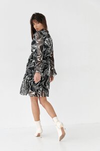 Шифонова сукня з абстрактним малюнком та оригінальним рукавом LIGHTER - чорний цвет, S (є розміри)