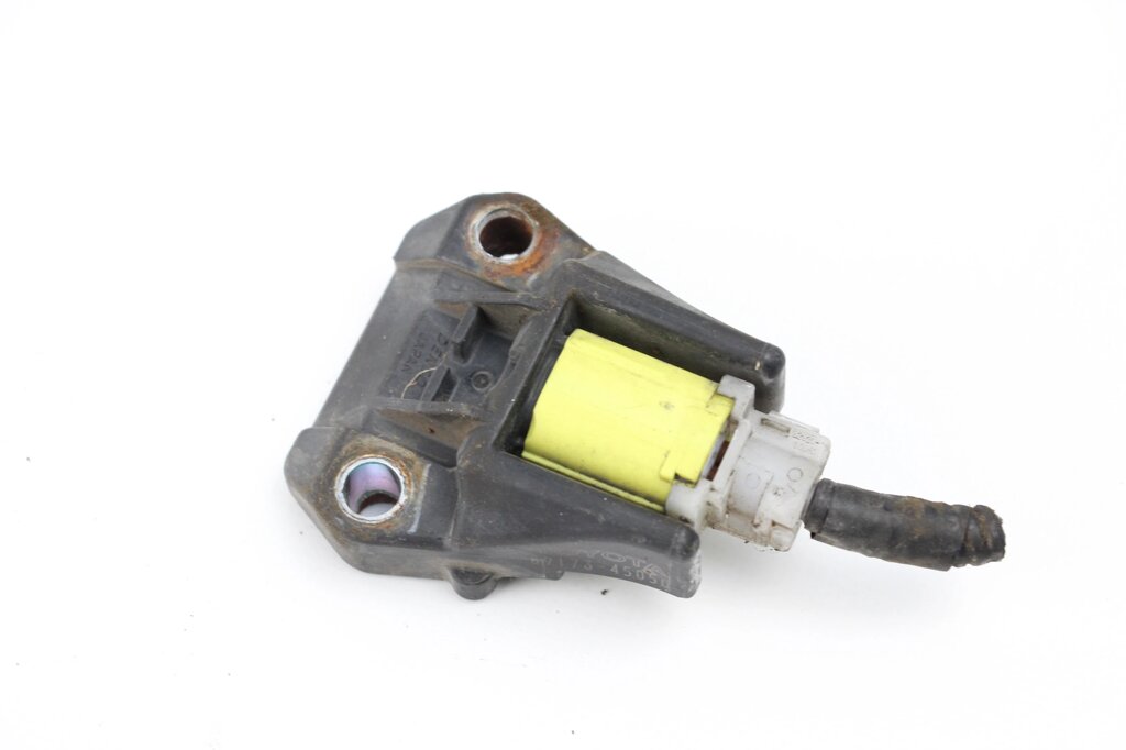 Датчик удару фронтальний передній Toyota RAV-4 II 2000-2005 8917345050 (80376) від компанії Автозапчастини б/в для японських автомобілів - вибирайте Razborka6062 - фото 1