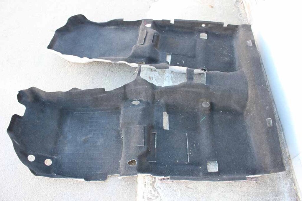 Килим салону МКПП Mitsubishi Lancer X (CY) 2007-2013 7270A090 (22429) від компанії Автозапчастини б/в для японських автомобілів - вибирайте Razborka6062 - фото 1