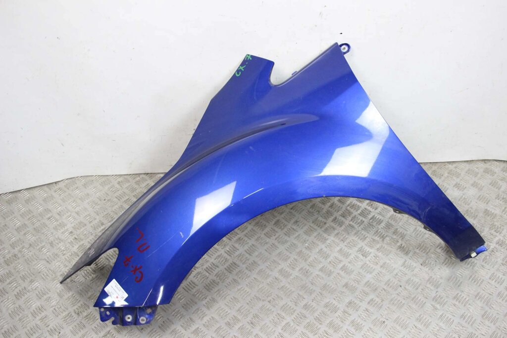 Крило переднє ліве Mazda CX-7 2006-2012 E22152210E (16176) від компанії Автозапчастини б/в для японських автомобілів - вибирайте Razborka6062 - фото 1