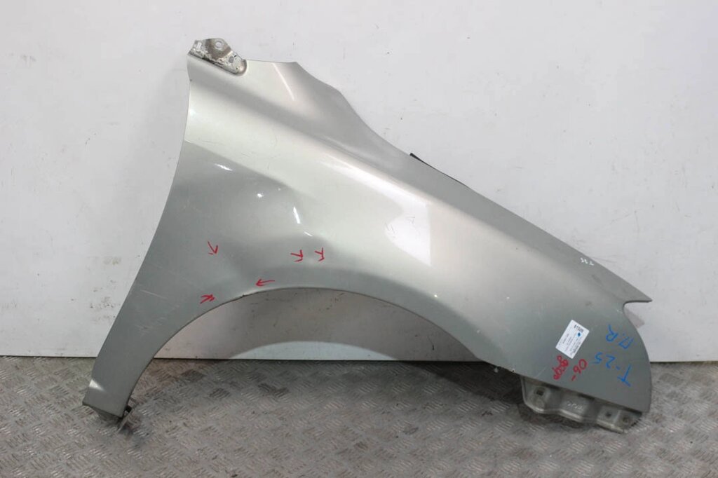Крило переднє праве дефект 06- Toyota Avensis T25 (T250) 2003-2009 5381105040 (81509) від компанії Автозапчастини б/в для японських автомобілів - вибирайте Razborka6062 - фото 1