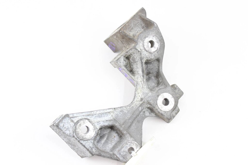 Кронштейн кріплення генератора 1.6 10- Nissan Qashqai (J10) 2007-2014 11710BB00A (38091) від компанії Автозапчастини б/в для японських автомобілів - вибирайте Razborka6062 - фото 1