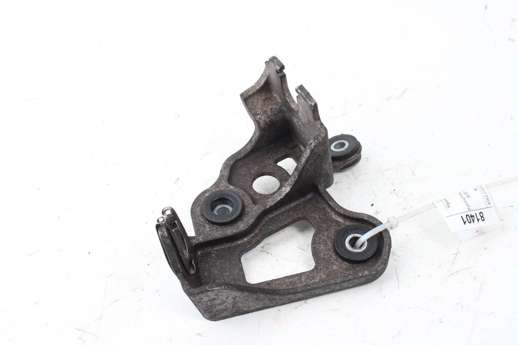 Кронштейн кріплення троса КПП 1.7 МКПП TDI Hyundai I40 2012-2019 4392024500 (81401) від компанії Автозапчастини б/в для японських автомобілів - вибирайте Razborka6062 - фото 1