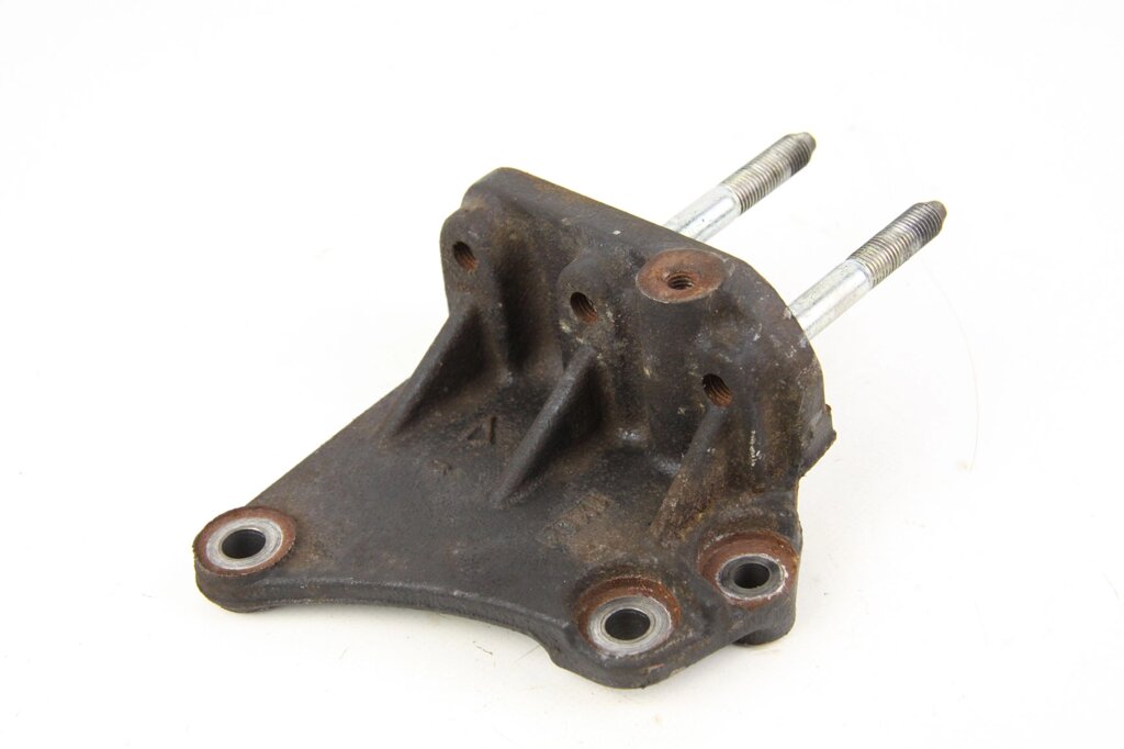 Кронштейн подушки двигуна правий 1.8 2.0 2.4 Mitsubishi Lancer X (CY) 2007-2013 1091A131 (47006) від компанії Автозапчастини б/в для японських автомобілів - вибирайте Razborka6062 - фото 1