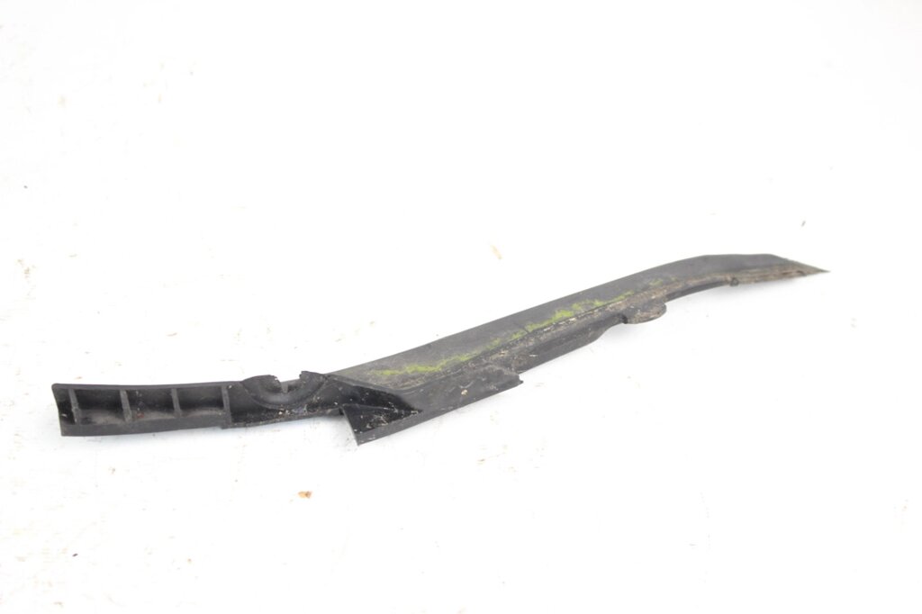 Куточок жабо правий Toyota Auris 2006-2012 5386612030 (81386) від компанії Автозапчастини б/в для японських автомобілів - вибирайте Razborka6062 - фото 1
