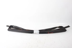 Ущільнювач заднього центрального скла Mitsubishi L200 2005-2015 MN146093 (82529)