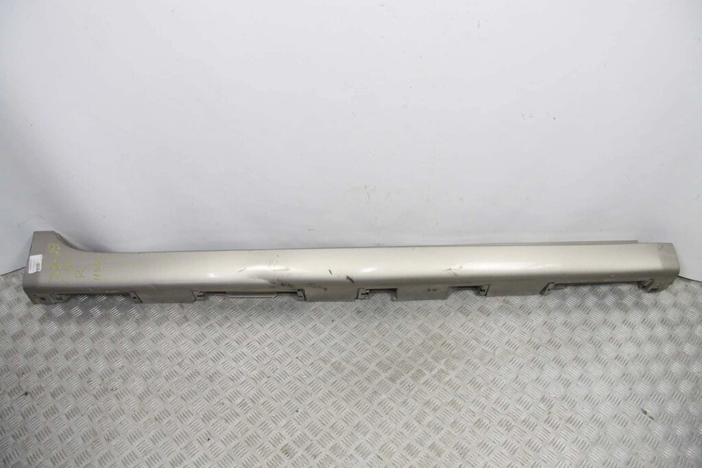 Поріг правий пластик Toyota Camry 40 (XV40) 2006-2011 7585006020 (11303) від компанії Автозапчастини б/в для японських автомобілів - вибирайте Razborka6062 - фото 1