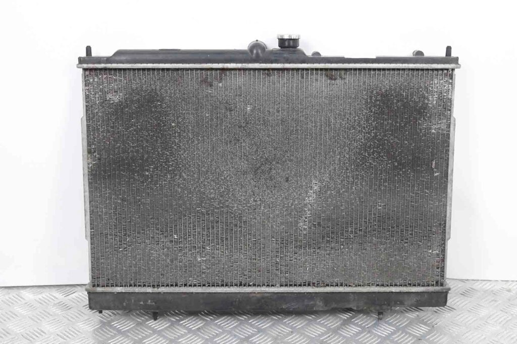 Радіатор основний 2.0 МКПП Mitsubishi Outlander (CU) 2003-2008 MR993742 (2209) від компанії Автозапчастини б/в для японських автомобілів - вибирайте Razborka6062 - фото 1