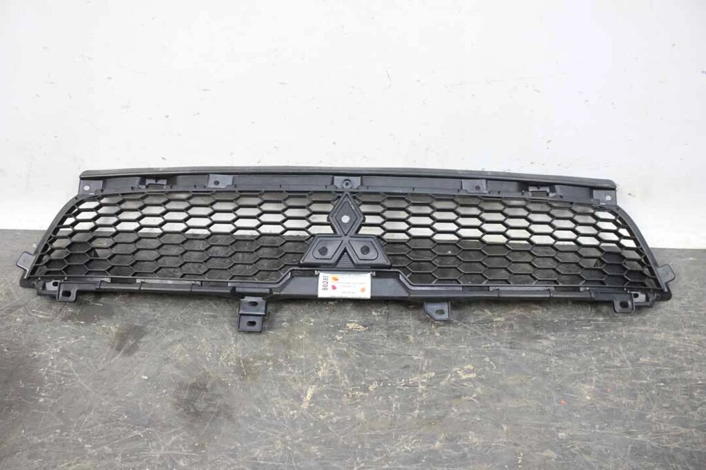 Решітка радіатора нова оригінал 10- Mitsubishi Outlander (CW) XL 2006-2014 6402A198 (80285) від компанії Автозапчастини б/в для японських автомобілів - вибирайте Razborka6062 - фото 1