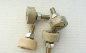 Ролик важіля двуплечего в складі з віссю (на кабіну 500кг) в Дніпропетровській області від компанії ТОВ "Інструмент"