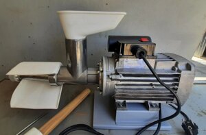 Соковичавниця шнекова для томатів і винограду ТШМ-2