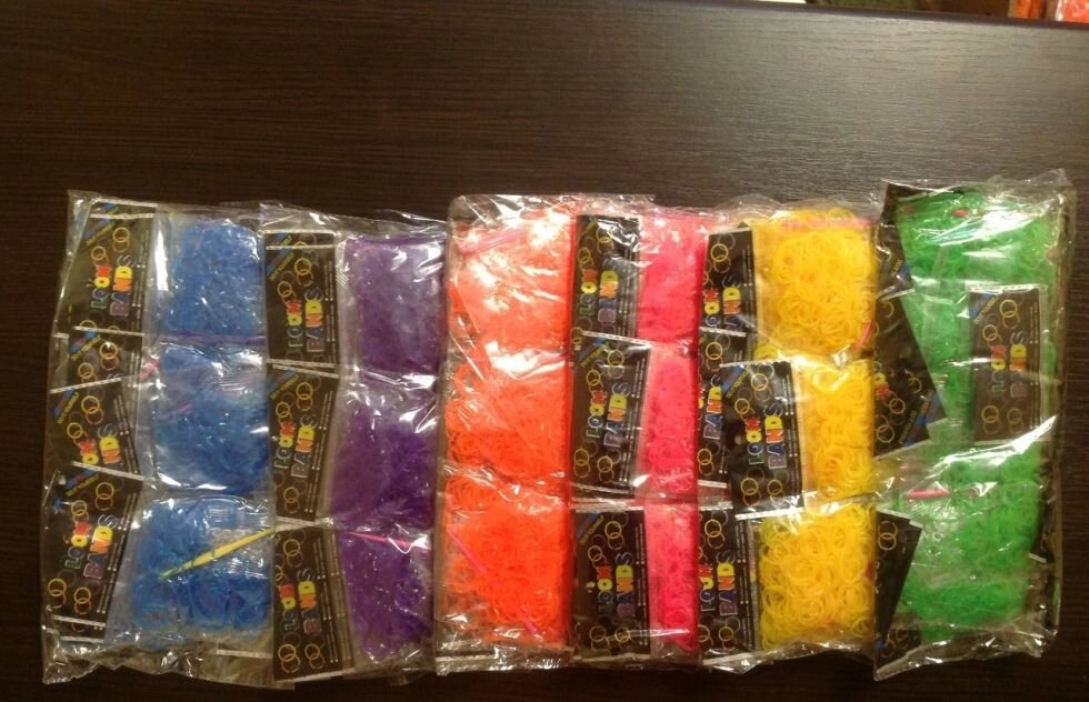 Гумки для плетіння браслетів 300 шт. від компанії Інтернет-магазин «Світ подарунків» - фото 1