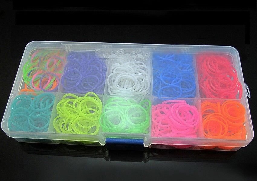 Гумки для плетіння браслетів в пластиковому кейсі, 200 шт. від компанії Інтернет-магазин «Світ подарунків» - фото 1