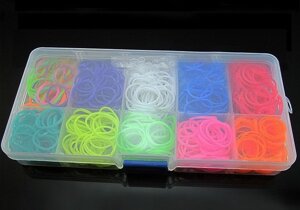 Гумки для плетіння браслетів в пластиковому кейсі, 200 шт.