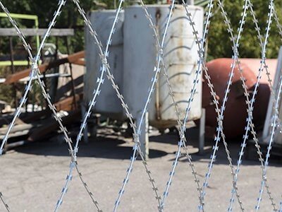 Колюча сітка "Пиранья" 2 х10,7 забір колючі-проволковий від компанії ТОВ ПГ "Кайман" - фото 1