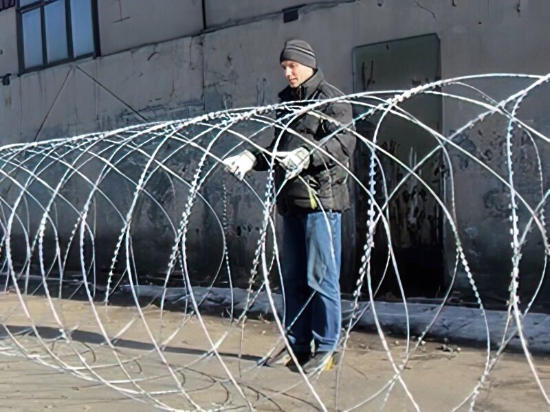 Колюча спіраль Йогоза Супер 1500/9 від компанії ТОВ ПГ "Кайман" - фото 1