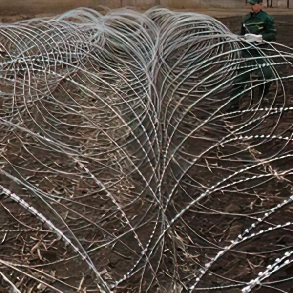 Концертина-3х1500/7 колючі-різальна дротяна мережа від компанії ТОВ ПГ "Кайман" - фото 1