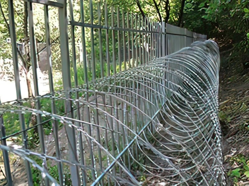 Йогоза Алігатор1350/7 загородження колюче-різне спіральне від компанії ТОВ ПГ "Кайман" - фото 1