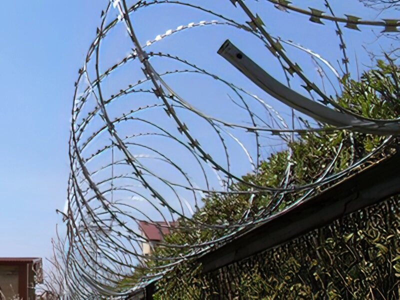 Йогоза-Стандарт 950/7 спіральний колючий дріт від компанії ТОВ ПГ "Кайман" - фото 1
