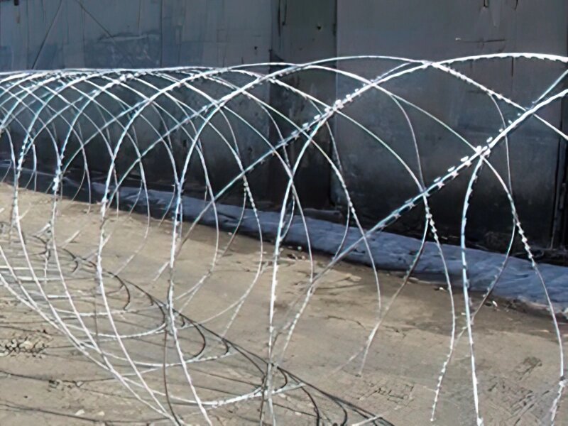 Йогоза Супер 1700/9 спіральний дріт колючий від компанії ТОВ ПГ "Кайман" - фото 1