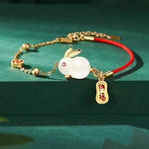 Браслет Нефритовий Кролик позолочений на червоній нитці з символом удачі для великого багатства та любові