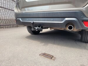 Вжаваний швидкознімний фаркоп Subaru Forester (з 2018 р.) Umbra Rimorchi, відмінний стан, 35010/C комплект з проводкою