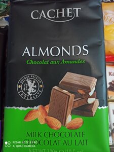 Премиум шоколад Cachet 32 Milk Chocolate with Almonds с миндалём, 300гр. Бельгія